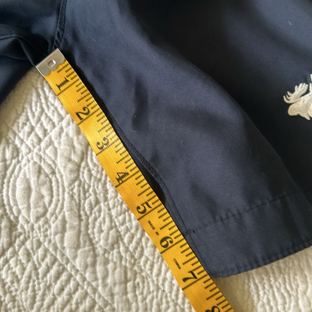Abercrombie Kids boys navy swim trunks. Excellent. Size M. Back pocket - Picture 10 of 10